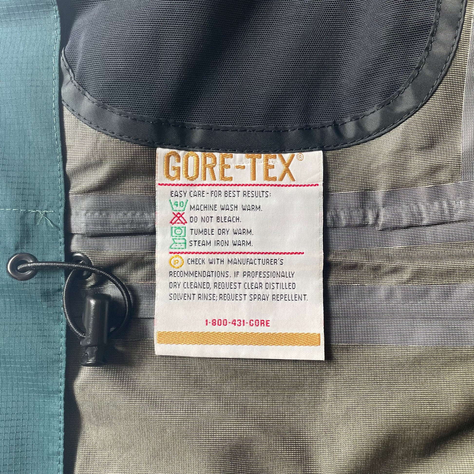 90's MOONSTONE Mountain Jacket (GORE-TEX)